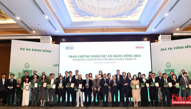 Trao chứng nhận và kỷ niệm chương cho các DỰ ÁN ĐÁNG SỐNG năm 2024